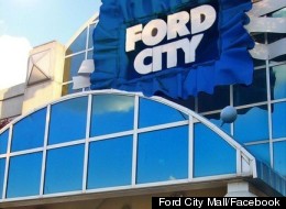What was essentially a mob scene outside the Ford City Mall in Chicago led to dozens of arrests and the mall being shut down for the day Saturday.