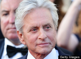 Michael Douglas dice tener cáncer de garganta por realizar sexo oral