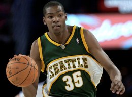 Seattle SuperSonics guard Kevin Durant brings the ball up during the first half of the rookie challenge basketball game Friday, Feb. 15, 2008, at the NBA All-Star Weekend in New Orleans. (AP Photo/Eric Gay)