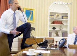 Barack Obama en su escritorio.