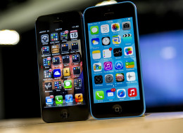 iOS 6 (left) vs iOS 7 (right)