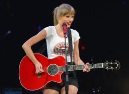 Taylor Swift set a songwriting record.