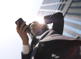 Canada is one of the most wired countries in the world, but a growing number of connected households is not helping to close a persistent digital divide, a new report suggests.