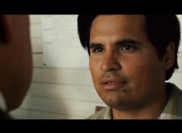 El actor Michael Peña interpreta al activista César Chávez en la cinta dirigida por Diego Luna.