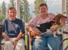 Shirley Vann (left), her daughter Linda Jean McNall and their two dogs are shown in this family handout photo. A U.S. mental-health advocate hopes a woman from Arizona who admits she helped her mother commit suicide in Canada will continue to get care if she's deported. THE CANADIAN PRESS/HO