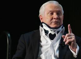 Former U.S. Secretary of Defense Robert Gates discusses his book <em>Duty</em> on Jan. 16, 2014 in Washington, D.C. (Photo by Chip Somodevilla/Getty Images)