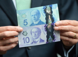 The Bank of Canada is in hot water again over bank note design, just days after it revamped its policies to avoid more embarrassing controversies about the country's currency.
