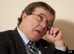 Les dépenses discrétionnaires représentent tout l'argent que le gouvernement dépense à l'exception des transferts aux provinces et aux individus pour des programmes.