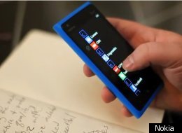 Nokia 900 Takes On Apple