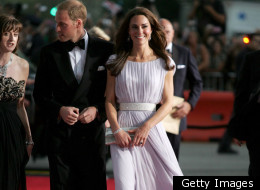 Celebs headed to the Golden Globe awards could learn a thing or two from Kate Middleton.
