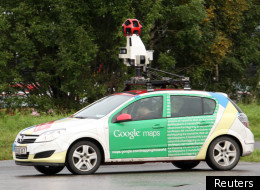 Une voiture de Google équipée d'un mât à caméra rotative pour offrir des panoramas en ligne. (Photo Archives)