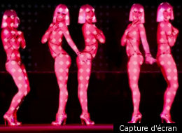 Le Crazy Horse, ce célèbre cabaret érotique de Paris, invite le designer Christian Louboutin