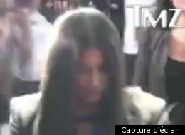 Kim Kardashian, lors du lancement de son parfum, le 22 mars 2012. (Capture d'écran)
