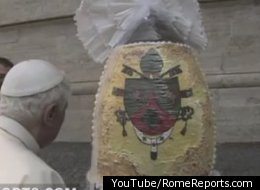 Italian chocolate company gives Benedict XVI an egg more than 6.5 feet high and weighing more than 550 pounds