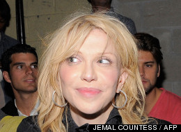 Courtney Love accuse Dave Grohl d'avoir couché avec sa fille Frances Bean Cobain.
