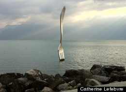 Fork stuck in the lake in front of Alimentairum.