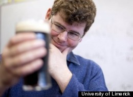 Researcher Dr. William Lee and his team have answered the difficult question of why beer bubbles in stout beers sink.