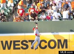 Mike Trout of the Angels makes an unbelievable catch.