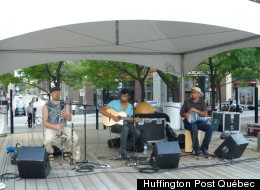 Le groupe Trio Populaire en prestation.