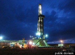 A drilling rig in the Bakken Formation of North Dakota near the town of Stanley.
