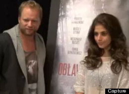 Les acteurs Weronika Rosati et Maciej Stuhr. (Capture)