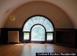 One of Frank Lloyd Wright's trademark arched windows graces a recently listed Kenwood home.