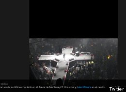 Una forma de cruz era el escenario que pisó Jenni Rivera en Monterrey. En la foto se aprecia ella en el medio.