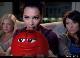 Naya Rivera, una de las caras conocidas de Glee, la serie de televisión, en un comercial del Super Bowl.